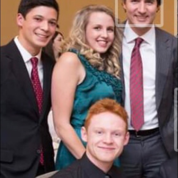 Emerald Green Mid-length Dress - Picture 3 of 4